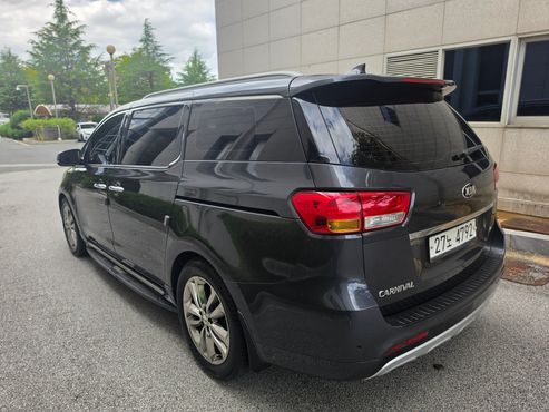 Kia Carnival 9-seater Prestige — пробег 143 617 км — фото 3 из 5