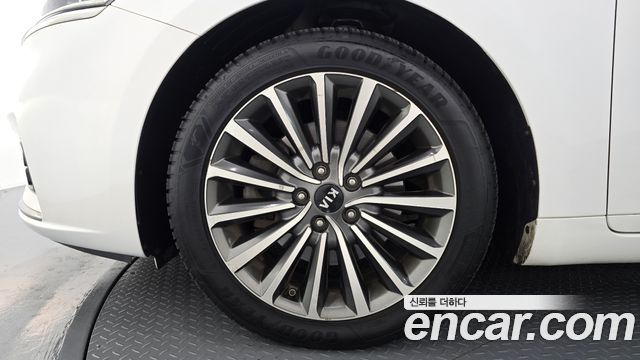 Kia K7 из Кореи Encar