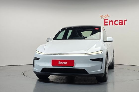 Tesla Model Y L Long Range AWD — пробег 322 км — фото 3 из 5