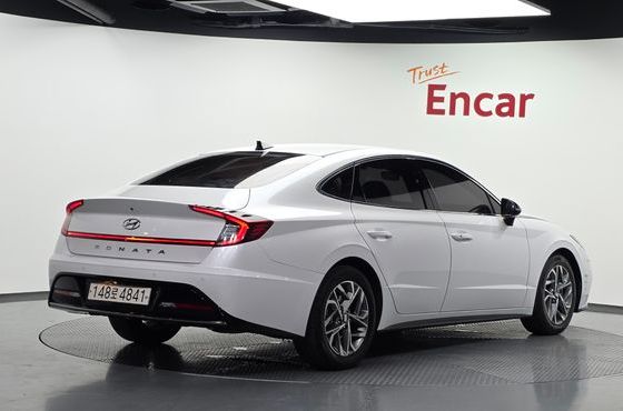 Hyundai Sonata 2.0 Premium Plus — пробег 107 583 км — фото 2 из 5