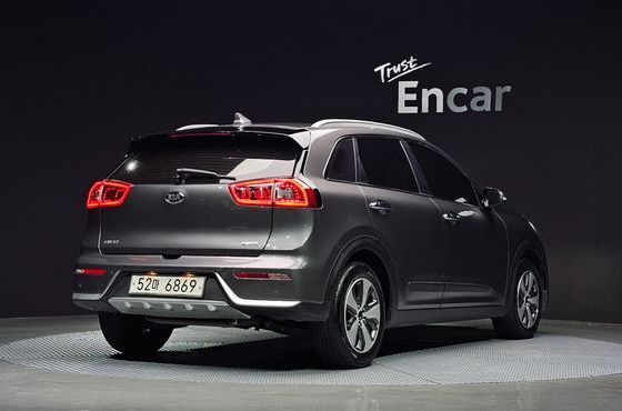 Kia Niro Noblesse — пробег 85 991 км — фото 2 из 5