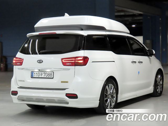 Kia Carnival 7-Seater Hi-Limousine President — пробег 77 565 км — фото 5 из 5