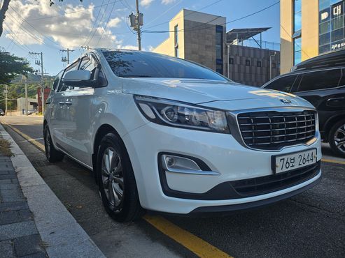 Kia Carnival 11-Seater Deluxe — пробег 133 804 км — фото 2 из 5