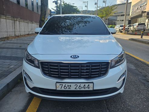 Kia Carnival 11-Seater Deluxe — пробег 133 804 км — фото 3 из 5