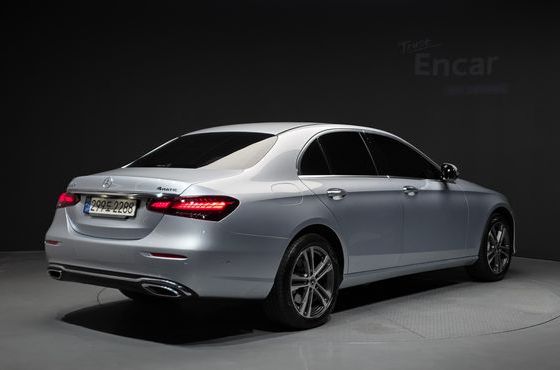 Mercedes-Benz E-Class E350 4MATIC Avantgarde — пробег 38 016 км — фото 2 из 5
