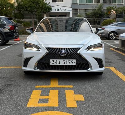Lexus ES Luxury Plus — пробег 92 400 км — фото 1 из 5