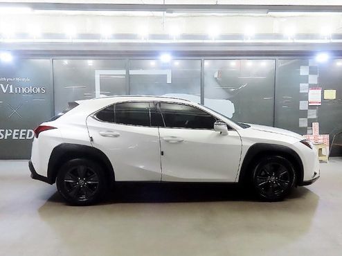 Lexus UX 2.0 2WD — пробег 65 397 км — фото 3 из 5
