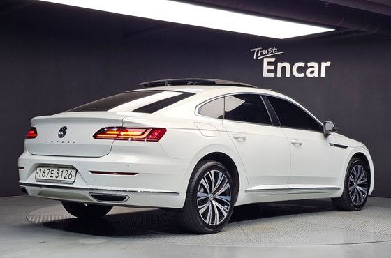 Volkswagen Arteon 2.0 TDI Premium — пробег 69 158 км — фото 2 из 5