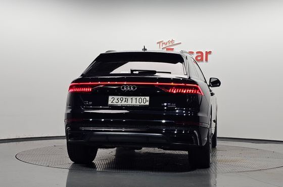 Audi Q8 55 TFSI Quattro Premium — пробег 52 940 км — фото 4 из 5