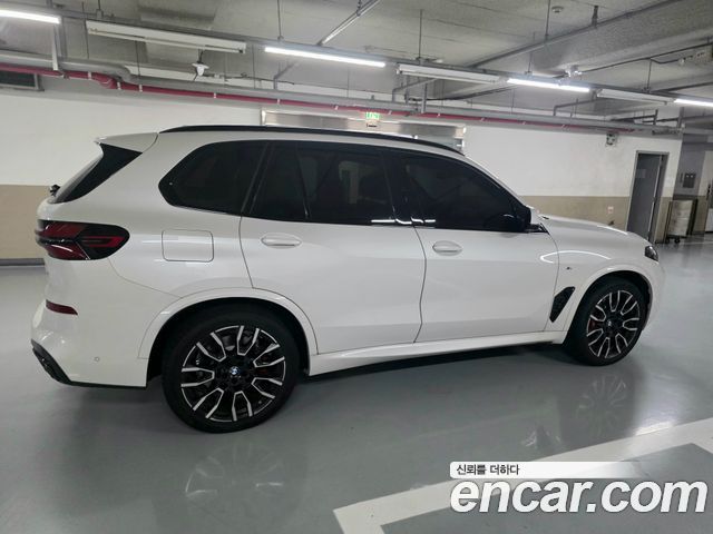 BMW X5 xDrive 50e M Sport — пробег 17 612 км — фото 2 из 5