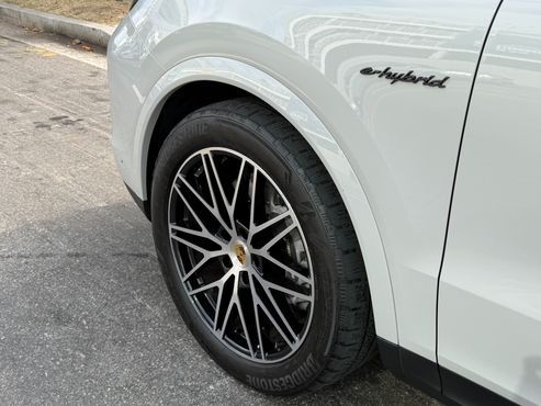 Porsche Cayenne 3.0 E-Hybrid Coupe — пробег 22 900 км — фото 4 из 5