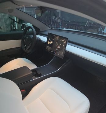 Tesla Model 3 Long Range AWD — пробег 139 999 км — фото 5 из 5
