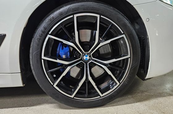 BMW 5-Series 530i xDrive M Sport Package — пробег 43 879 км — фото 5 из 5