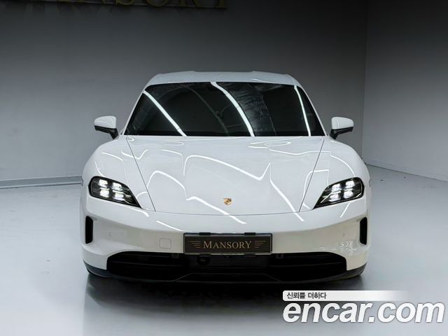 Porsche Taycan Base 4 — пробег 12 330 км — фото 3 из 5