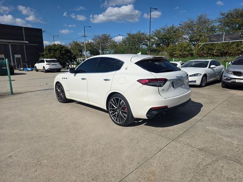 Maserati Levante 3.0 AWD GranSport — пробег 121 100 км — фото 2 из 5