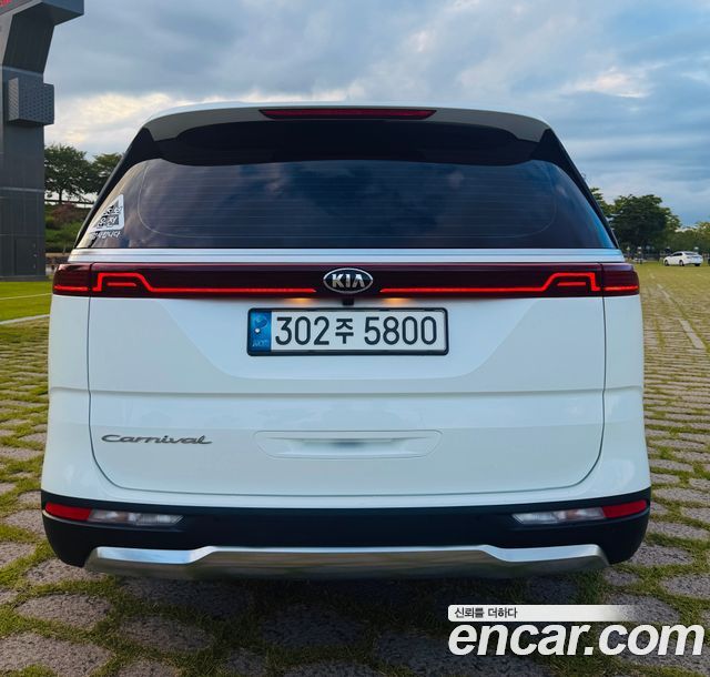 Kia Carnival из Кореи Encar