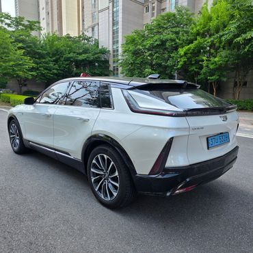 Cadillac Lyriq Sport — пробег 48 000 км — фото 5 из 5