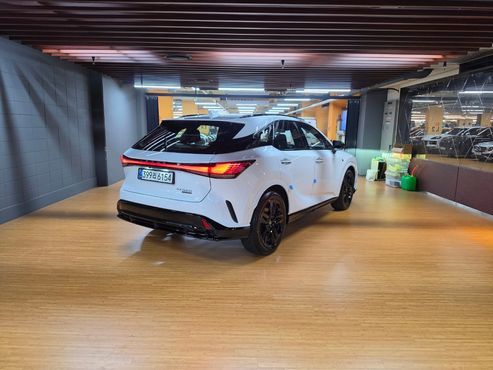 Lexus RX F-Sport — пробег 4 448 км — фото 2 из 5