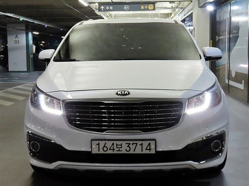 Kia Carnival 9-Seater Noblesse Special — пробег 179 912 км — фото 2 из 5