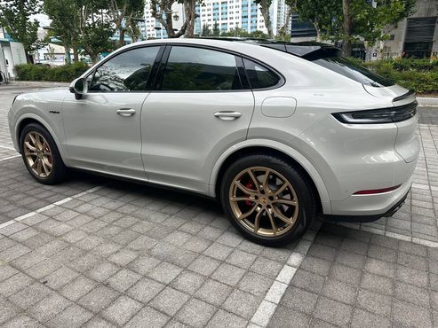 Porsche Cayenne 3.0 S E-Hybrid Coupe — пробег 26 000 км — фото 3 из 5