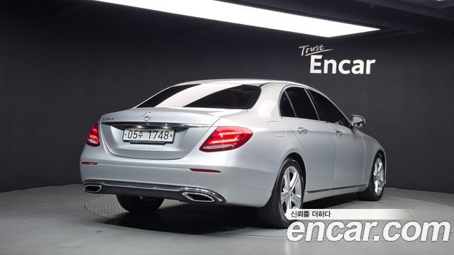 Mercedes-Benz E-Class из Кореи Encar