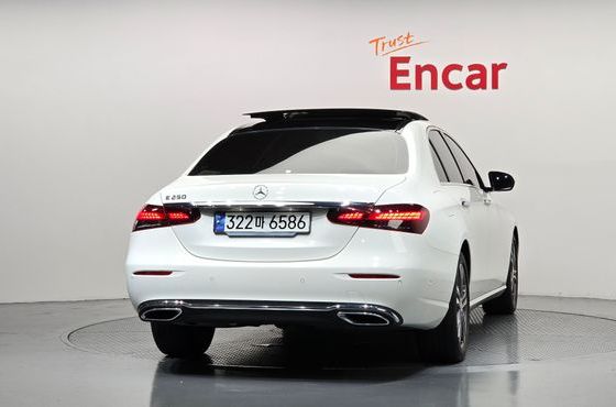 Mercedes-Benz E-Class E250 Avantgarde — пробег 37 956 км — фото 4 из 5
