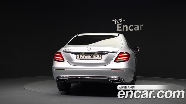 Mercedes-Benz E-Class из Кореи Encar