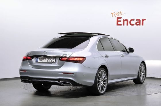 Mercedes-Benz E-Class E350 4MATIC AMG Line — пробег 52 731 км — фото 2 из 5