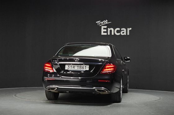 Mercedes-Benz E-Class E200 Avantgarde — пробег 56 936 км — фото 4 из 5