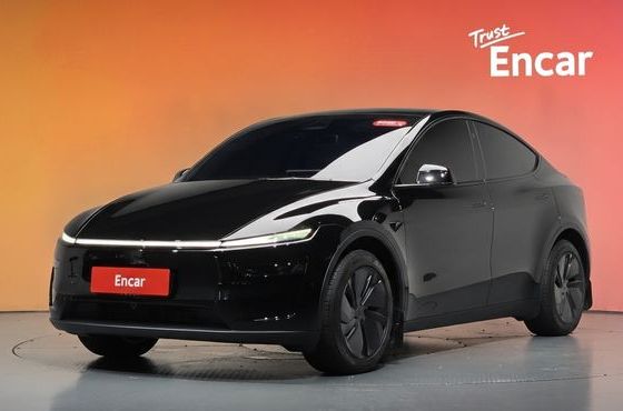 Tesla Model Y RWD — пробег 4 690 км — фото 1 из 5