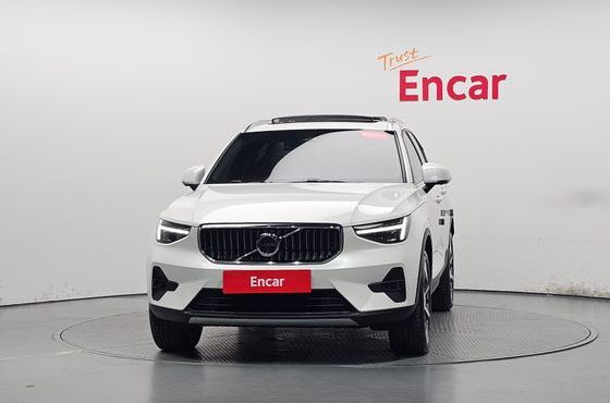 Volvo XC40 B4 Ultra Bright — пробег 5 092 км — фото 3 из 5