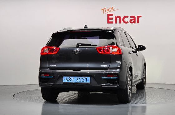 Kia Niro Noblesse — пробег 107 062 км — фото 4 из 5