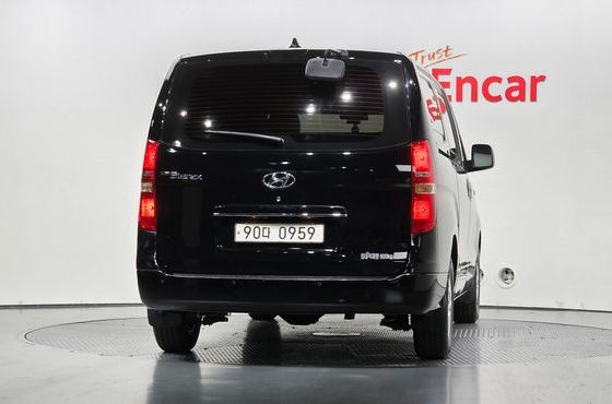 Hyundai Starex Van 3-Seater Smart — пробег 45 280 км — фото 4 из 5