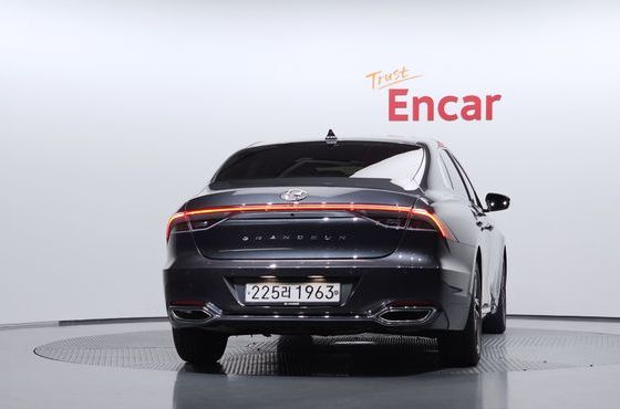 Hyundai Grandeur 2.5 Premium — пробег 46 645 км — фото 4 из 5