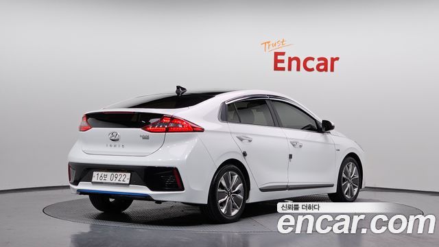 Hyundai Ioniq Q — пробег 132 843 км — фото 2 из 5