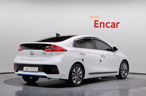 Hyundai Ioniq Q — пробег 132 843 км — фото 2 из 5