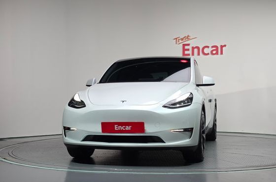 Tesla Model Y Standard Range RWD — пробег 72 667 км — фото 3 из 5