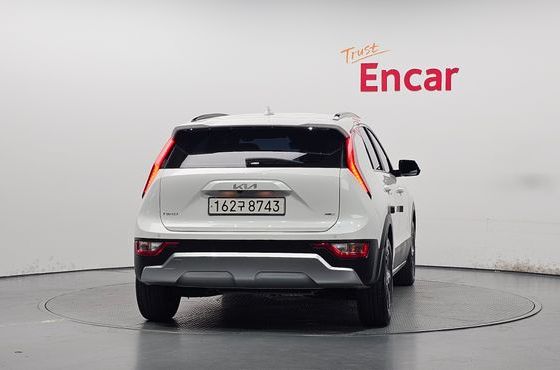 Kia Niro Prestige — пробег 30 381 км — фото 4 из 5