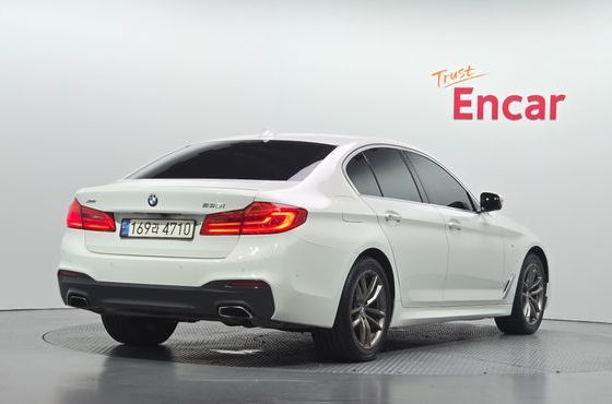 BMW 5-Series 530i xDrive M Sport Package Plus — пробег 117 748 км — фото 2 из 5