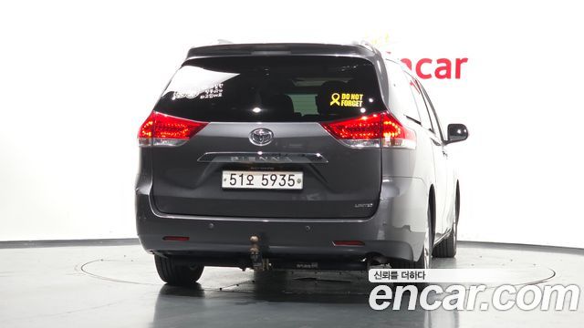 Toyota Sienna из Кореи Encar