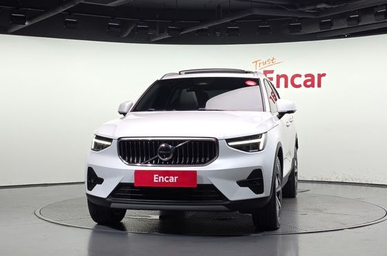Volvo XC40 B4 Ultimate Bright — пробег 50 640 км — фото 3 из 5