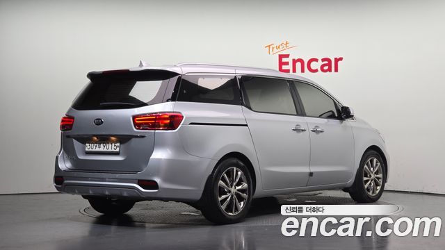 Kia Carnival из Кореи Encar
