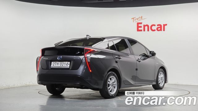 Toyota Prius 1.8 E — пробег 163 398 км — фото 2 из 5