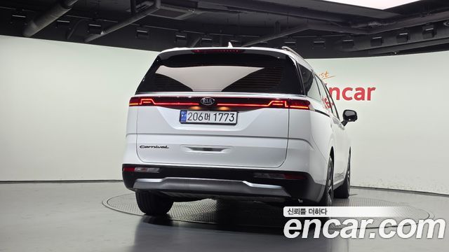 Kia Carnival из Кореи Encar