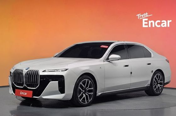 BMW 7-Series 740d xDrive M Sport — пробег 8 286 км — фото 1 из 5