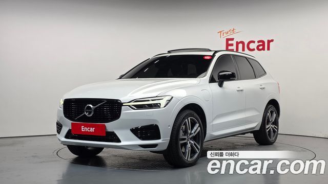Volvo XC60 T8 R-Design — пробег 55 297 км — фото 1 из 5