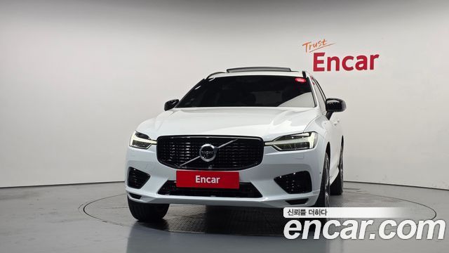 Volvo XC60 T8 R-Design — пробег 55 297 км — фото 3 из 5