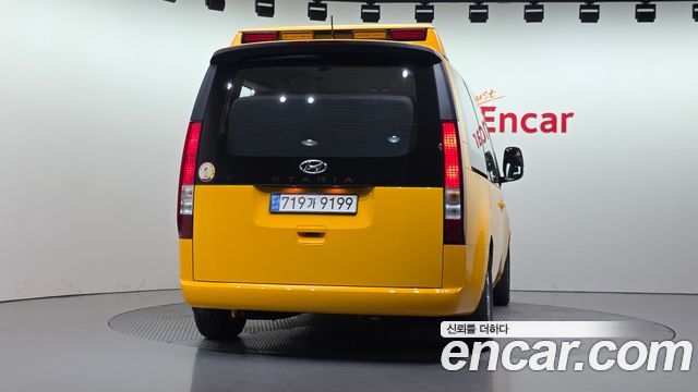 Hyundai Staria L3.5  Kinder Safety Car 15-Seater — пробег 26 287 км — фото 4 из 5