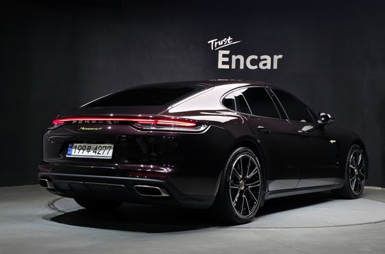 Porsche Panamera 2.9 AWD E-Hybrid — пробег 8 309 км — фото 2 из 5