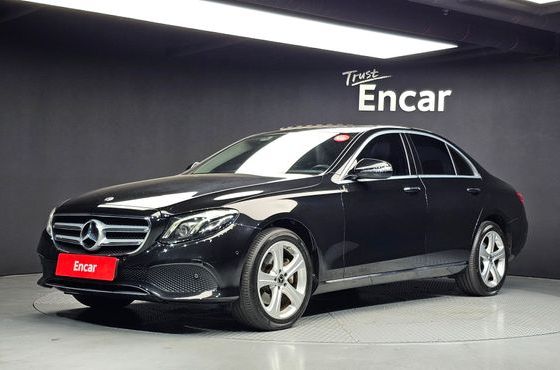 Mercedes-Benz E-Class E220d 4MATIC Avantgarde — пробег 72 054 км — фото 1 из 5